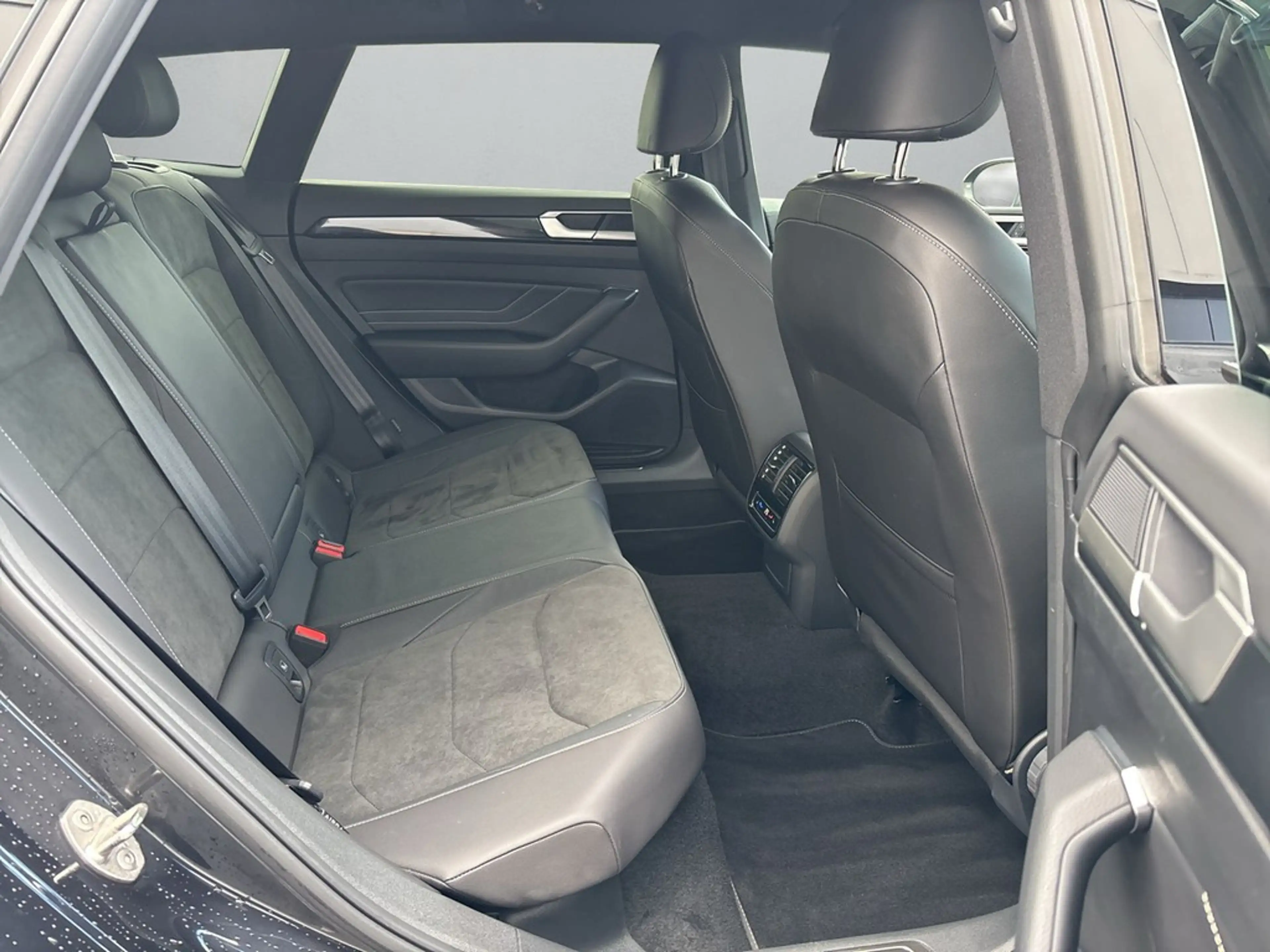 Volkswagen Arteon Shooting Brake 2.0 TSI DSG R-Line *Kamera — photo 13
