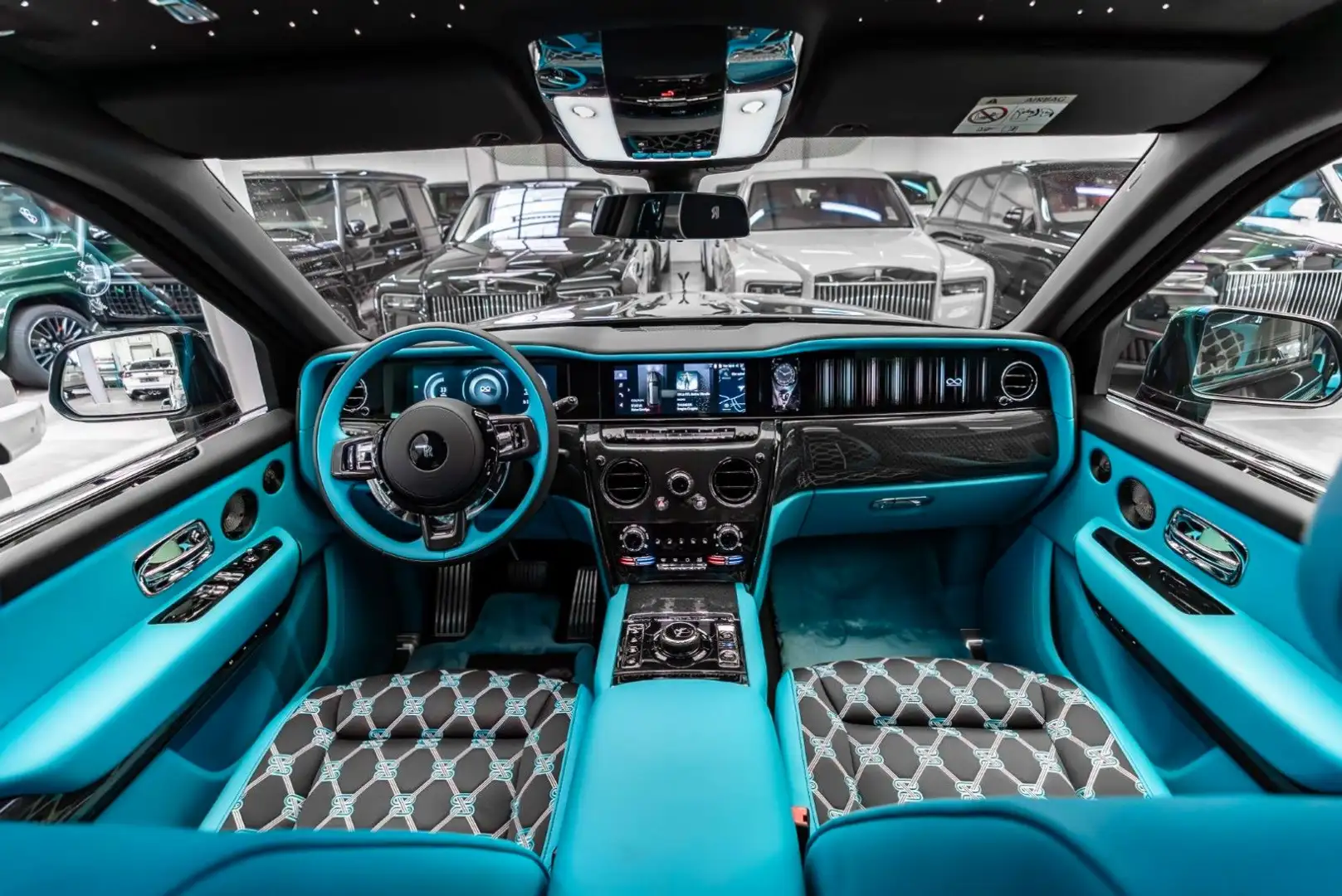 Rolls-Royce Cullinan Black Badge / 4 Seats / MY 2026 Schwarz - 2