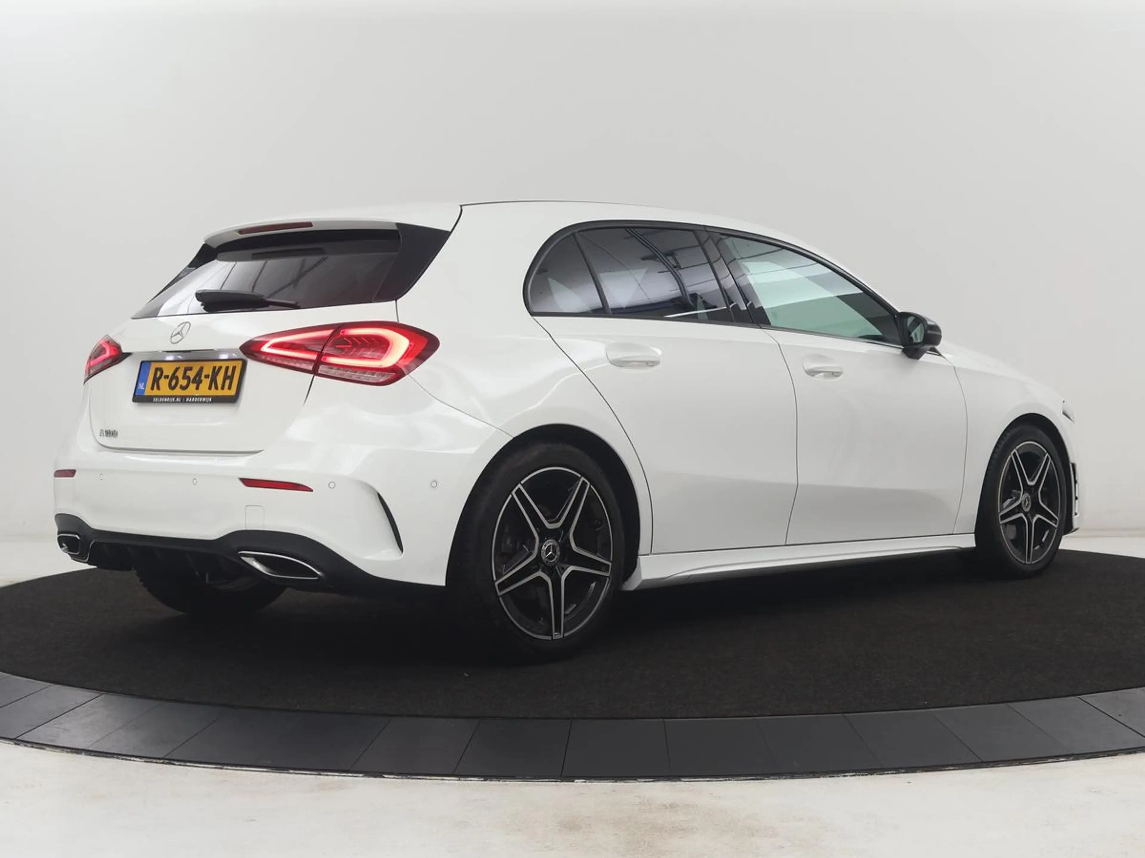 Mercedes-Benz A 180 Business Solution AMG | Apple Carplay | LED | Navi — photo 36
