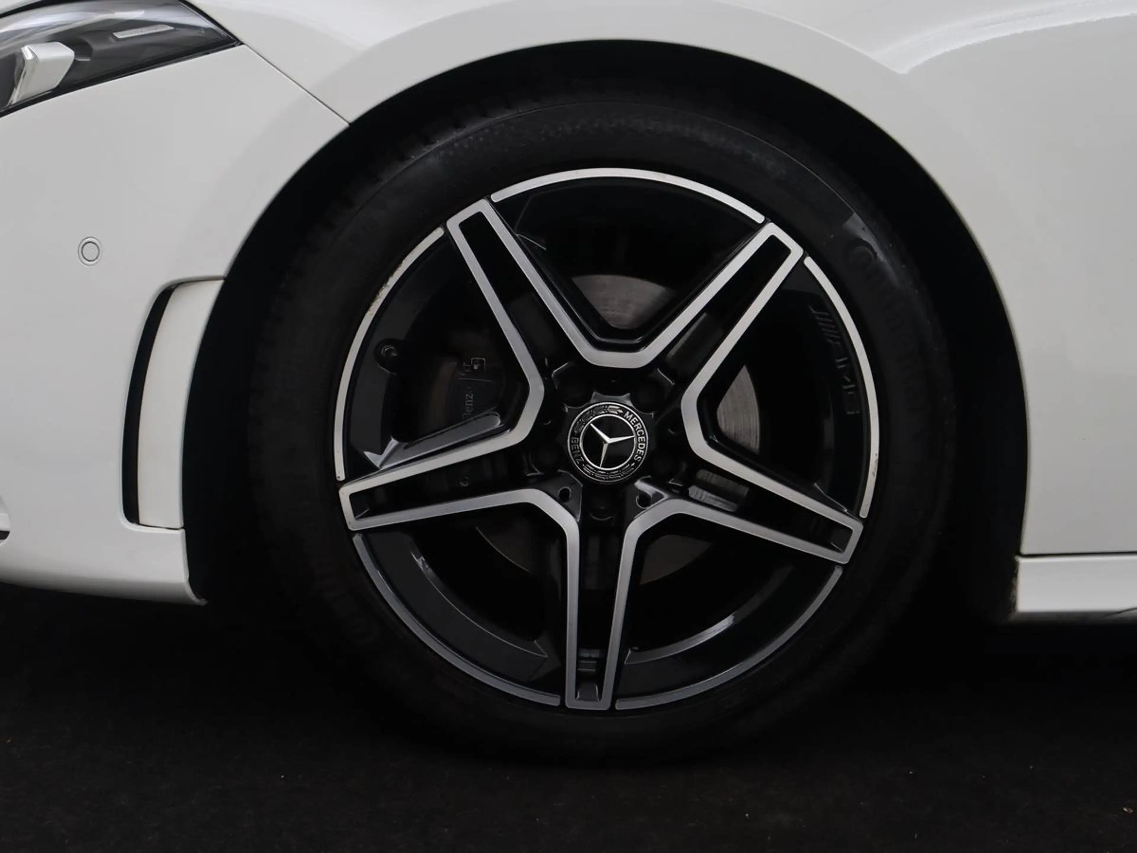 Mercedes-Benz A 180 Business Solution AMG | Apple Carplay | LED | Navi — photo 35