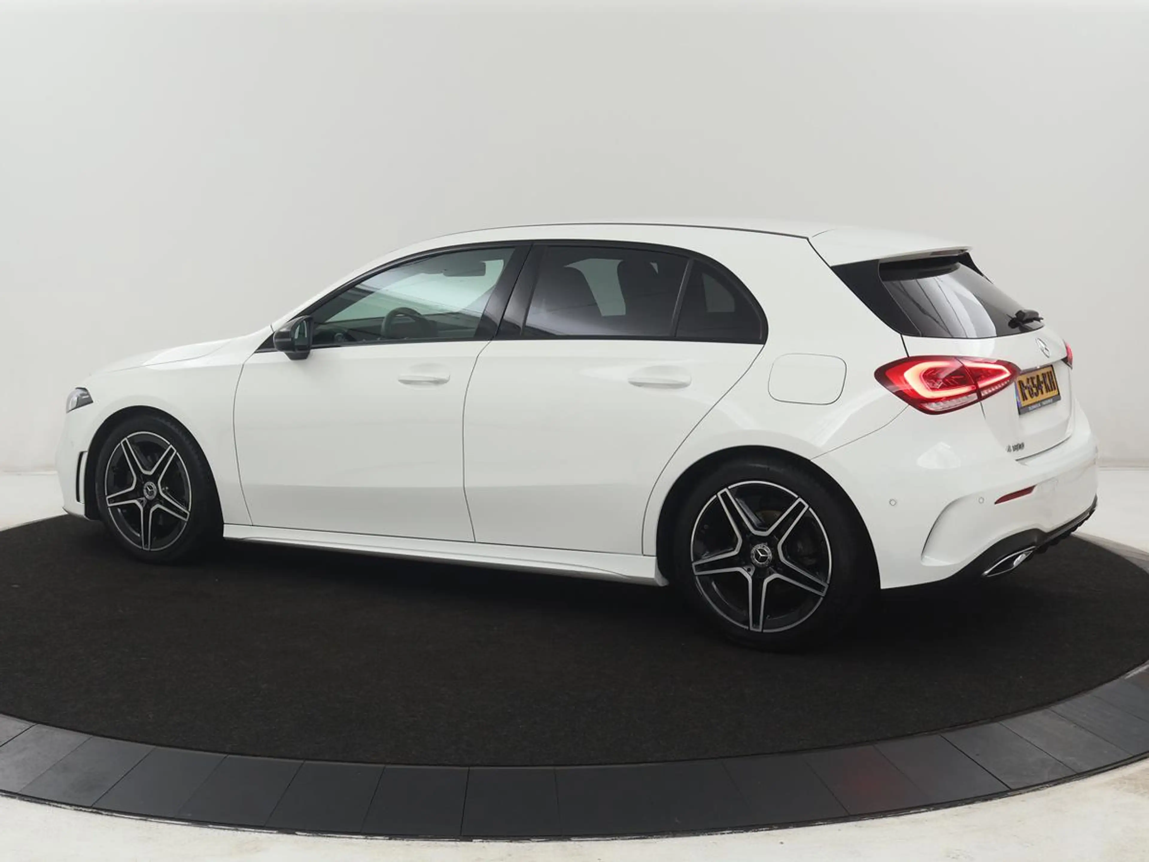 Mercedes-Benz A 180 Business Solution AMG | Apple Carplay | LED | Navi — photo 2