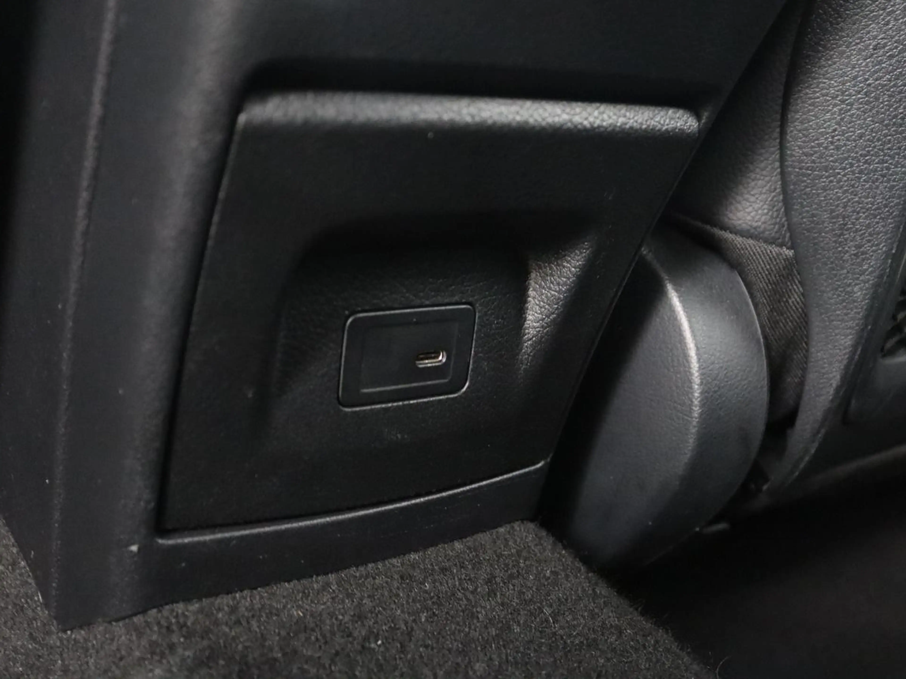 Mercedes-Benz A 180 Business Solution AMG | Apple Carplay | LED | Navi — photo 31