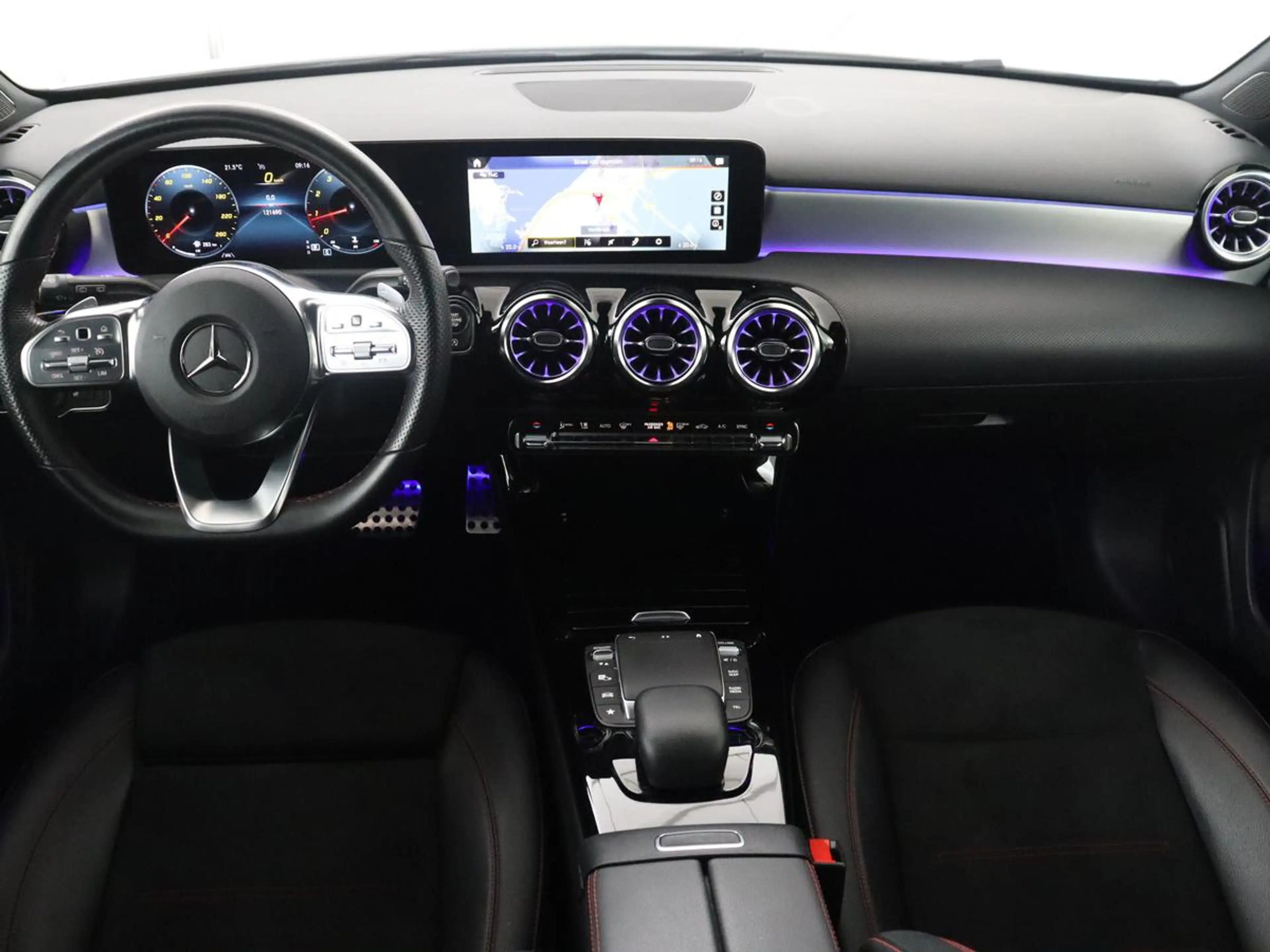 Mercedes-Benz A 180 Business Solution AMG | Apple Carplay | LED | Navi — photo 3