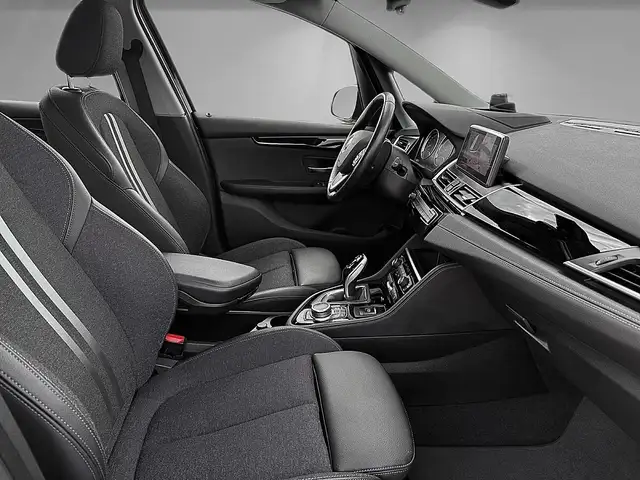 BMW 2 Series view 8