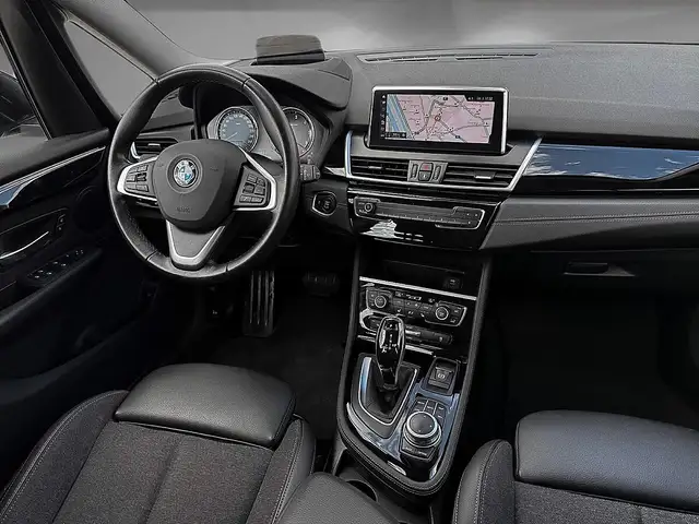 BMW 2 Series view 10