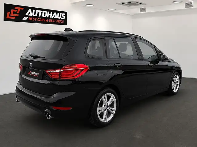 BMW 2 Series view 6
