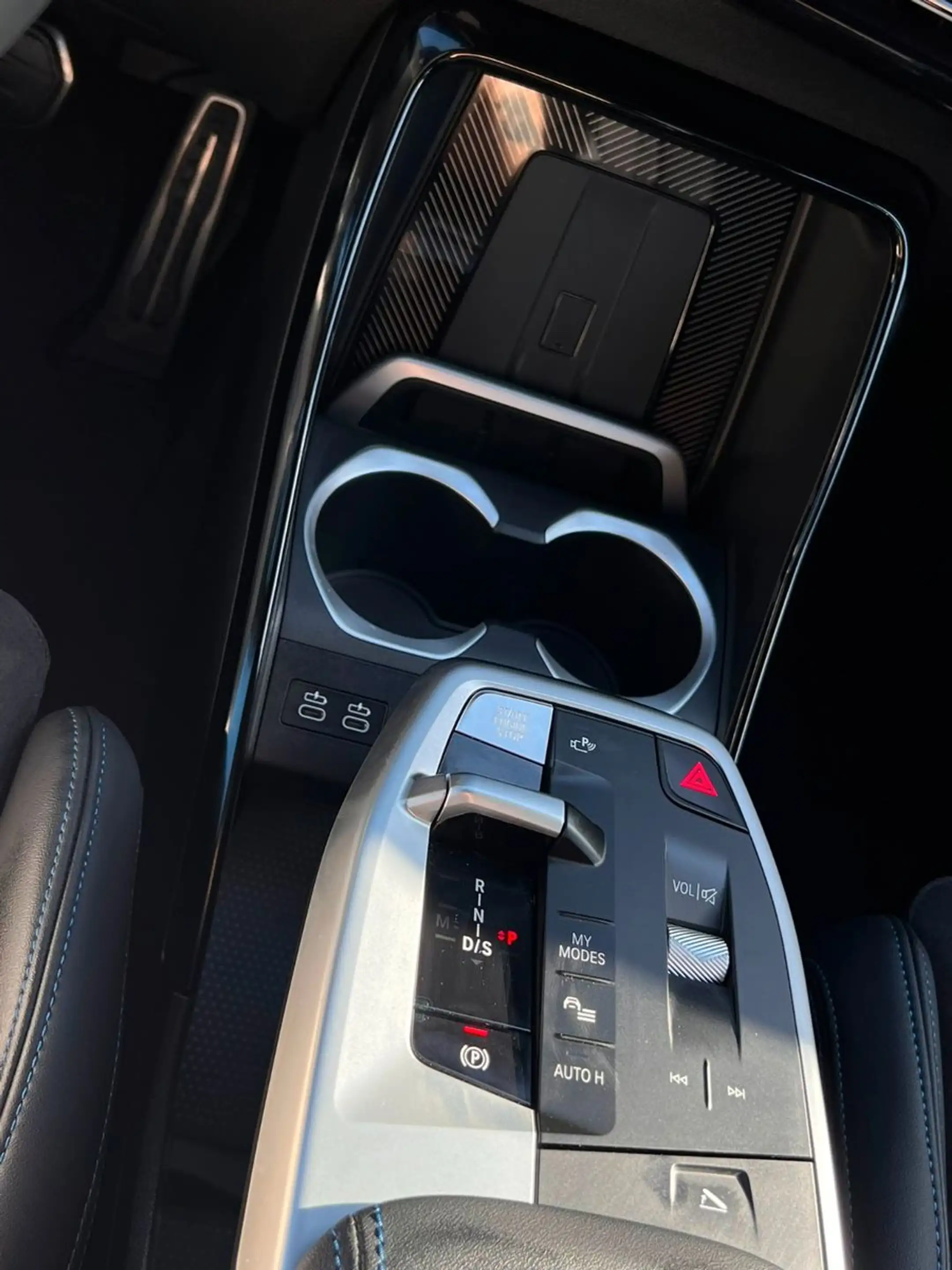 BMW X1 sDrive 18i M SPORT /Kamera/Komfortzu/18"M-Rad — photo 14