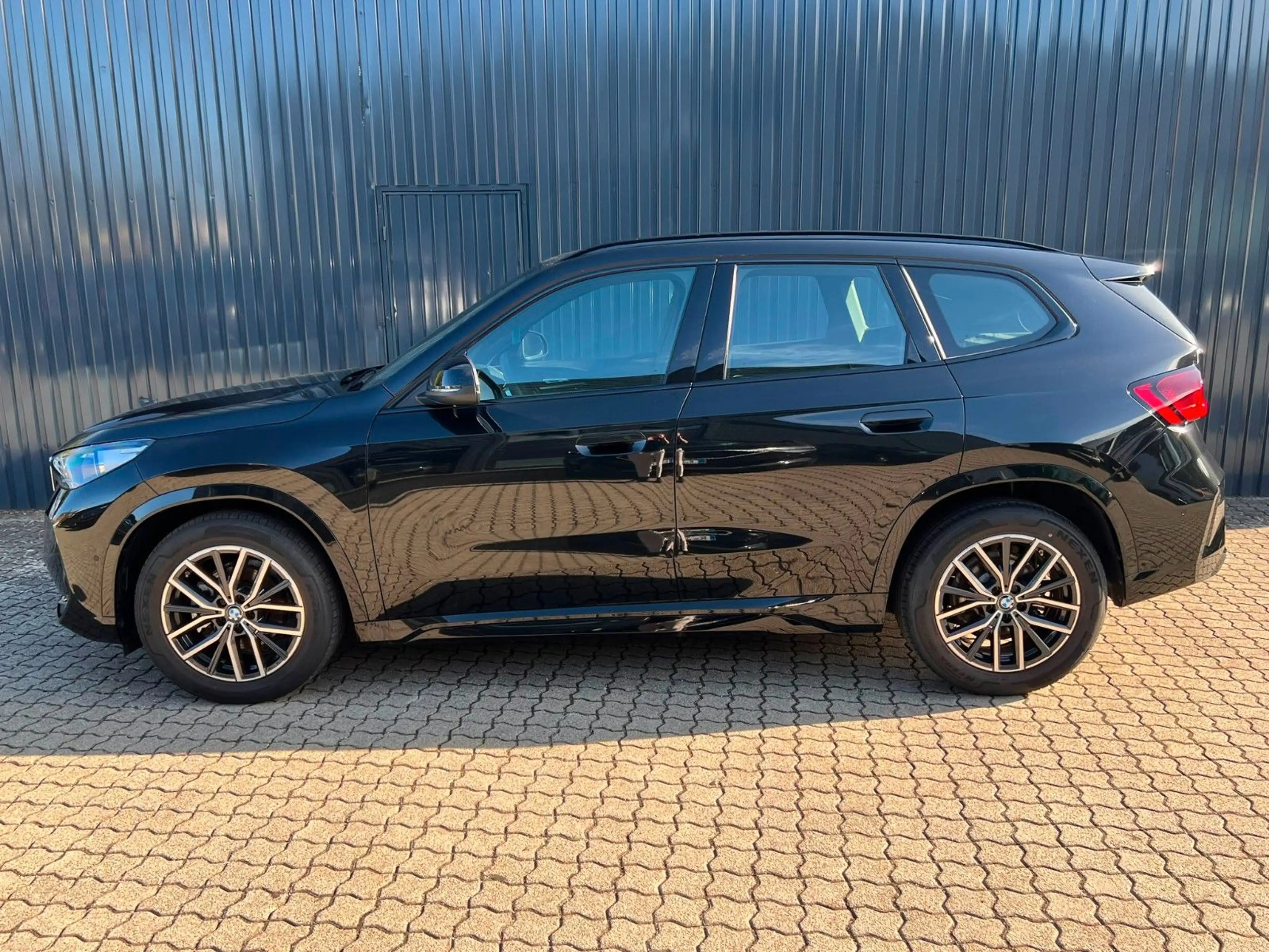 BMW X1 sDrive 18i M SPORT /Kamera/Komfortzu/18"M-Rad — photo 7