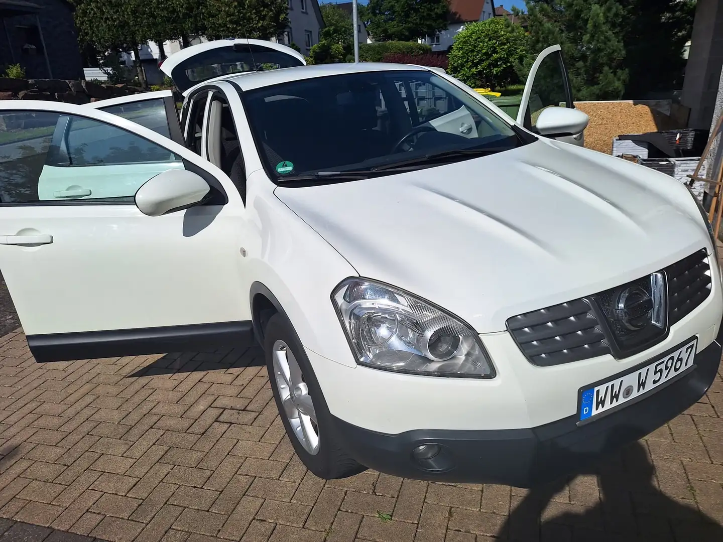 Nissan Qashqai 2.0+Klima+Alu+AHK+ - 2