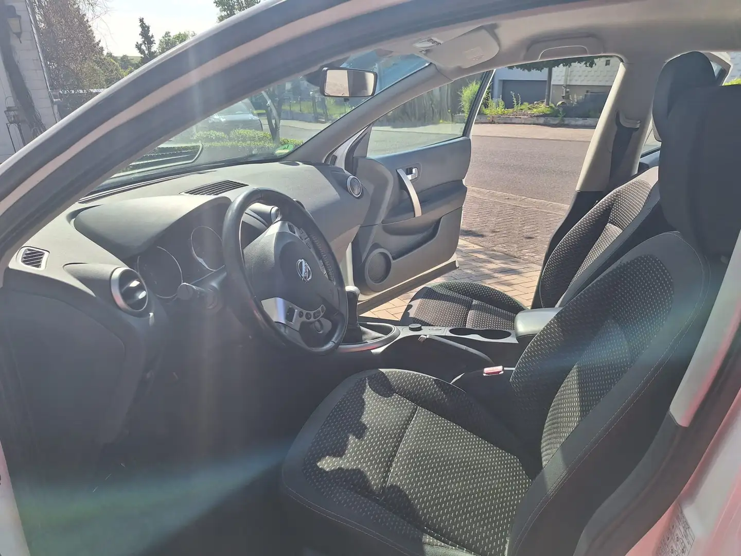 Nissan Qashqai 2.0+Klima+Alu+AHK+ - 1