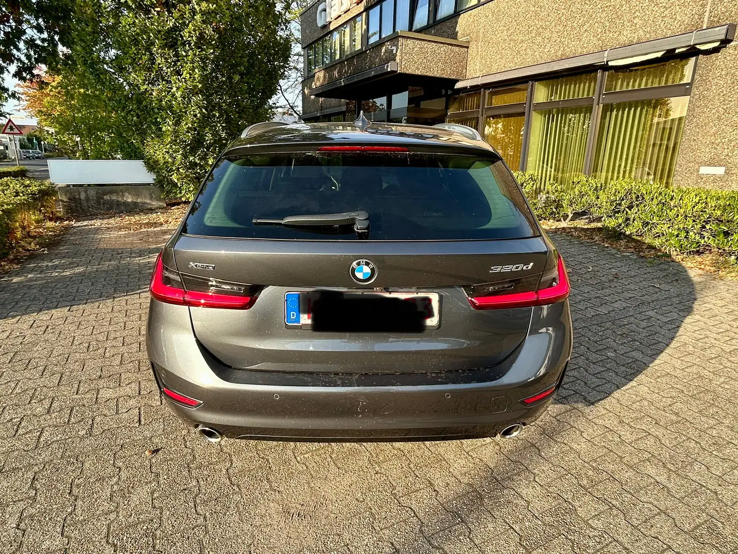 BMW 320 320 d xDrive Gris - 2
