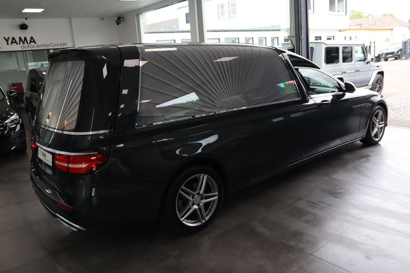 Mercedes-Benz E 220 Kuhlmann Cars Bestattungswagen / Leichenwagen — photo 3