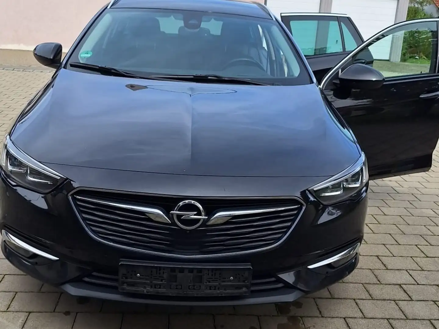 Opel Insignia Business Innovation Schwarz - 1