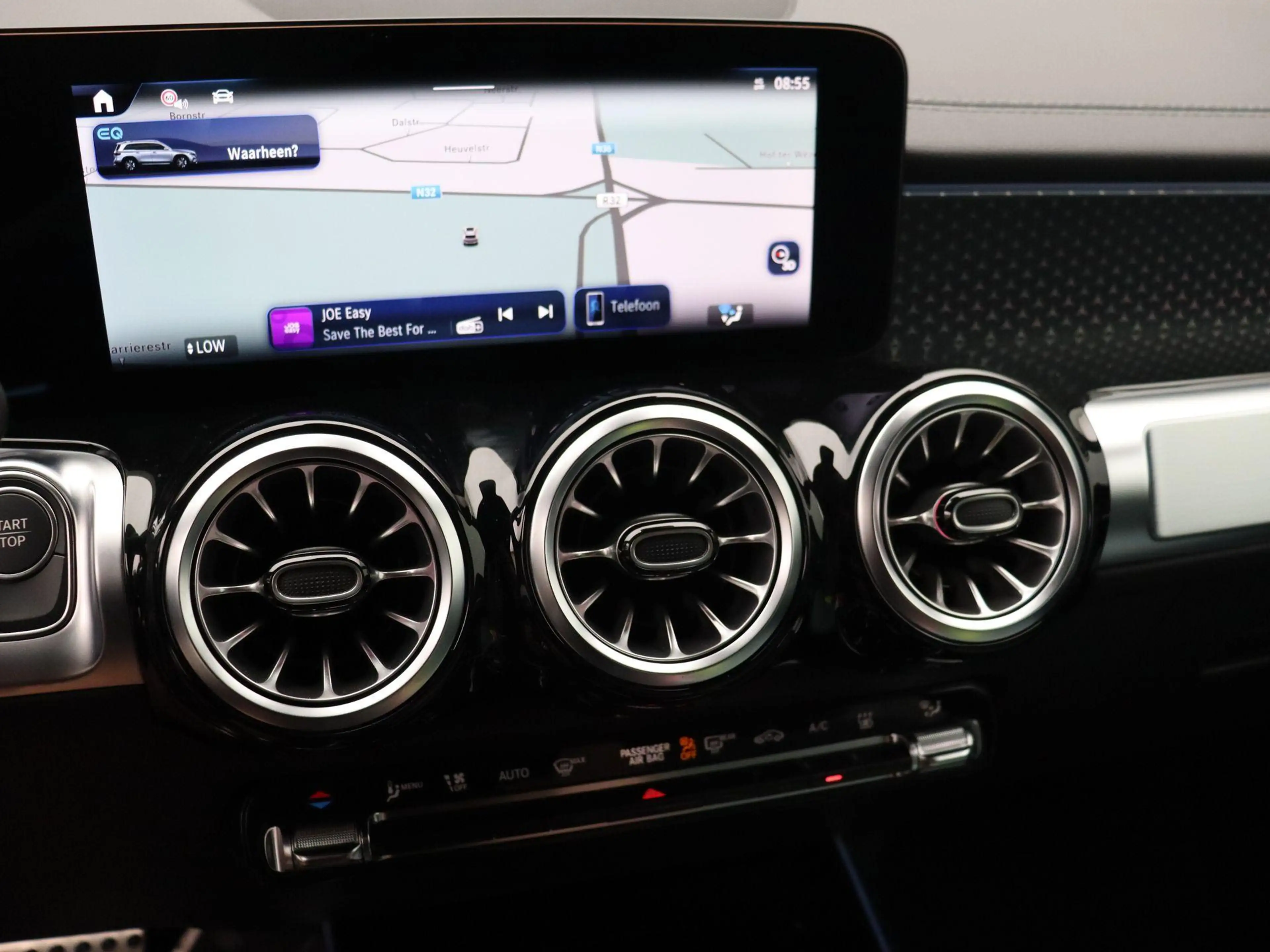Mercedes-Benz EQB 250 250+ AMG Line + LEDER + CARPLAY + — photo 13