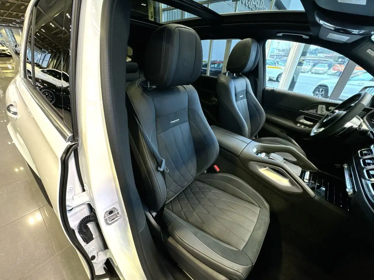 Mercedes-Benz GLE снимка Mercedes-Benz GLE