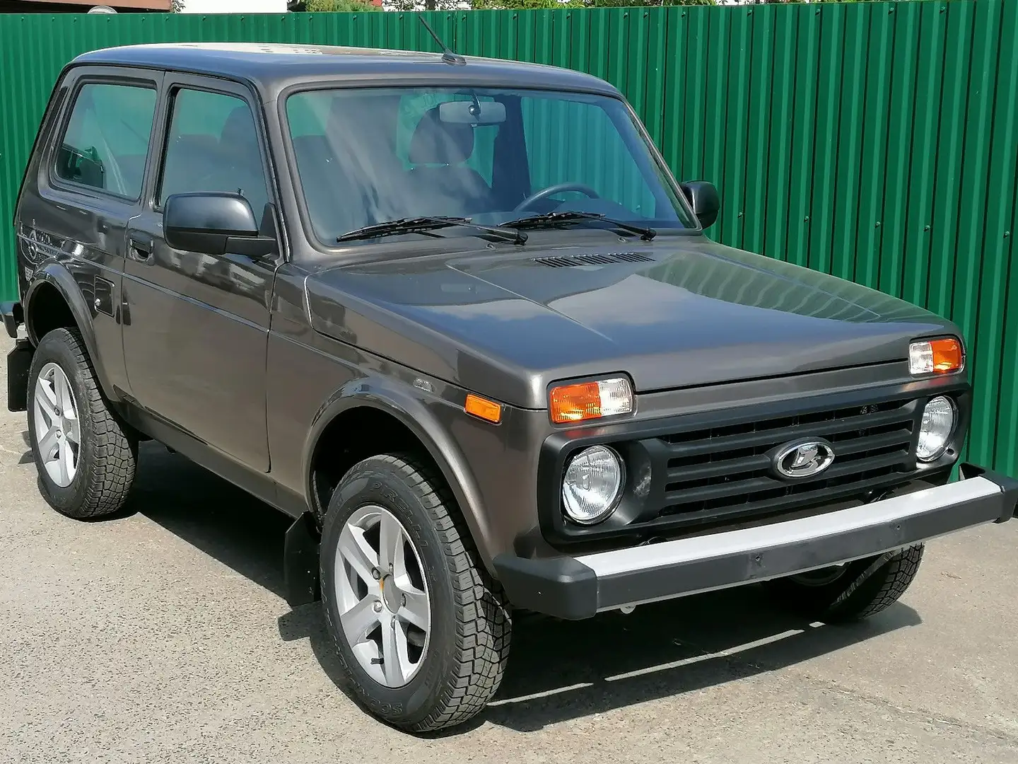 Lada Niva "PREMIUM PLUS" KLIMA/ AET- Kollektion 2025! Braun - 2
