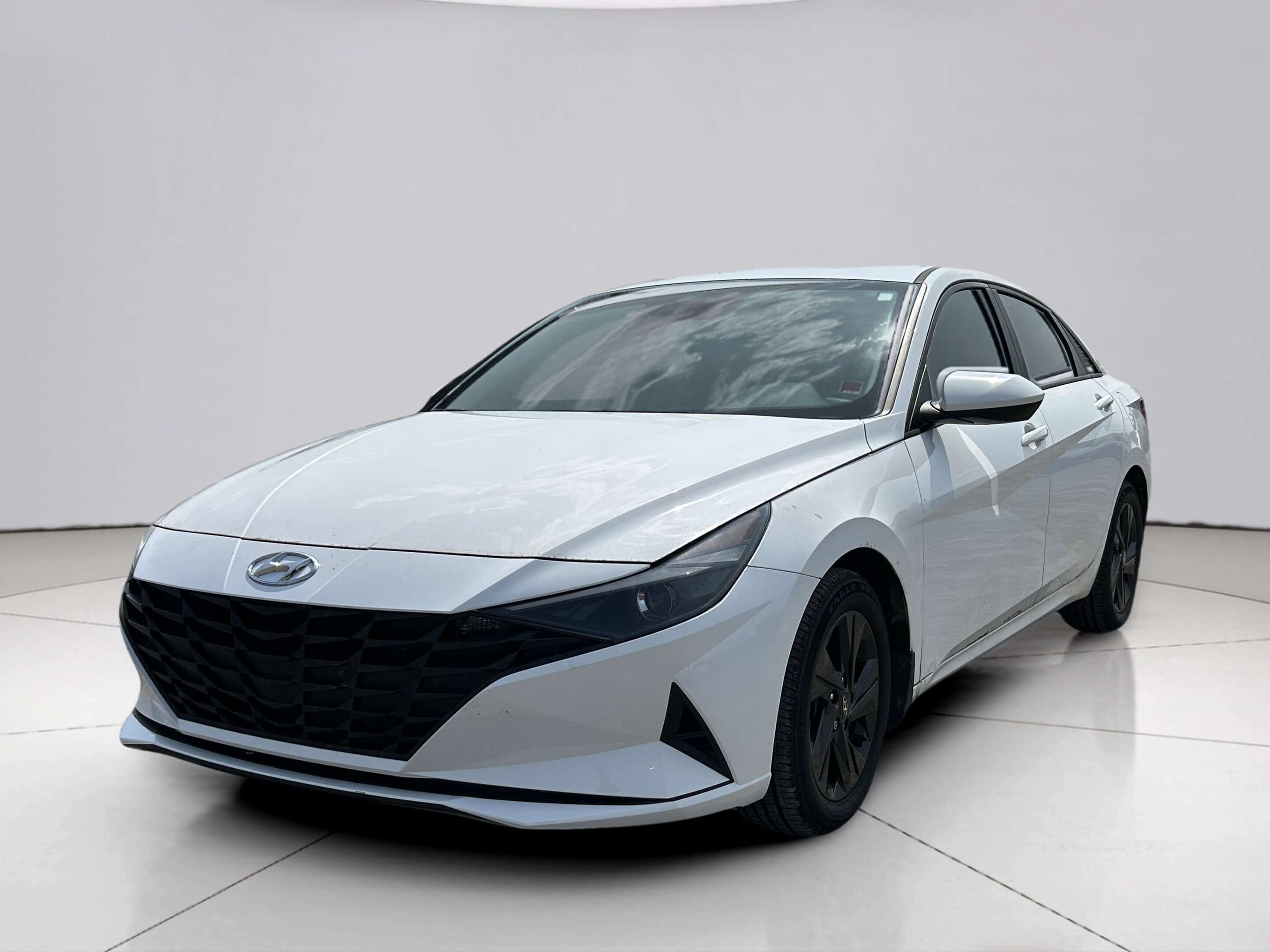 2022 Hyundai Elantra Preferred IVT w/Sun & Tech Package