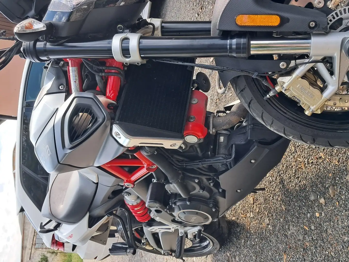 Aprilia Shiver 900 Ezüst - 1