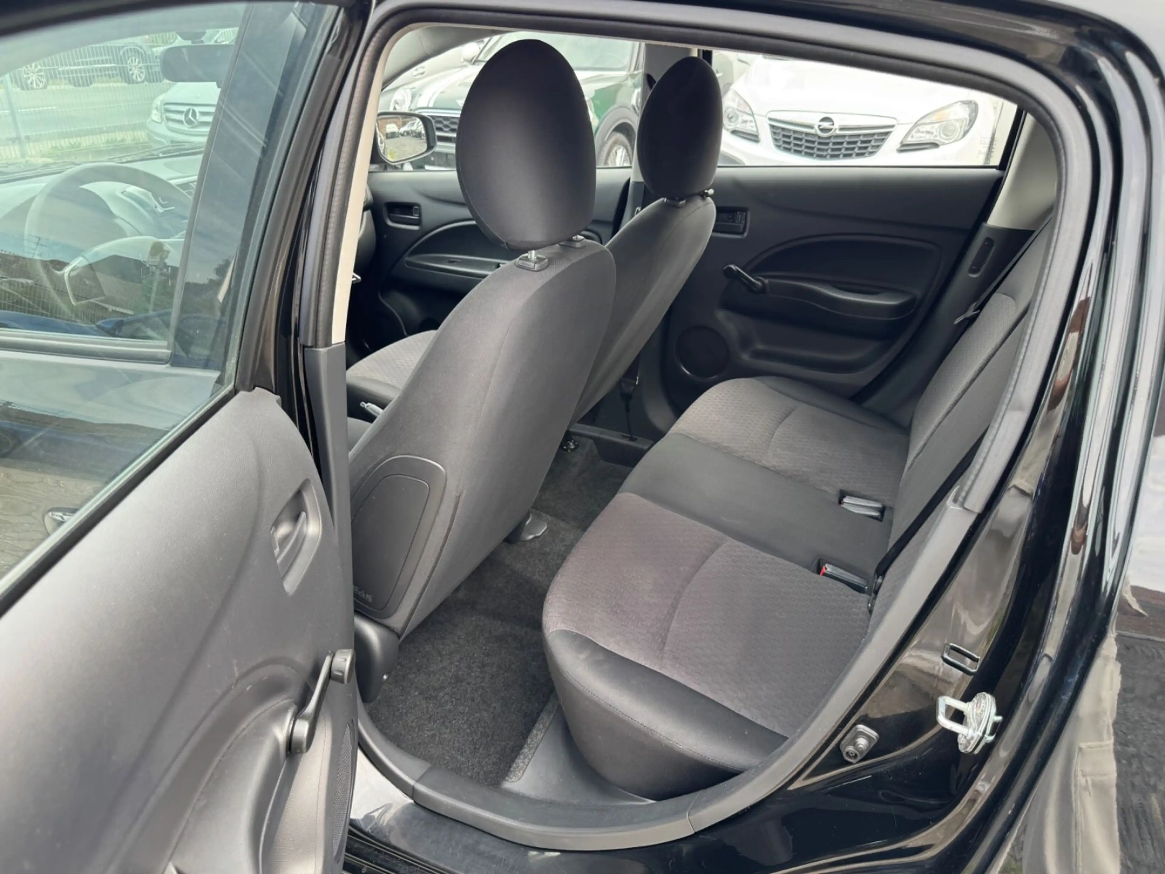 Mitsubishi Space Star 1.0 erst 95000Km aus 1 Hand — photo 8