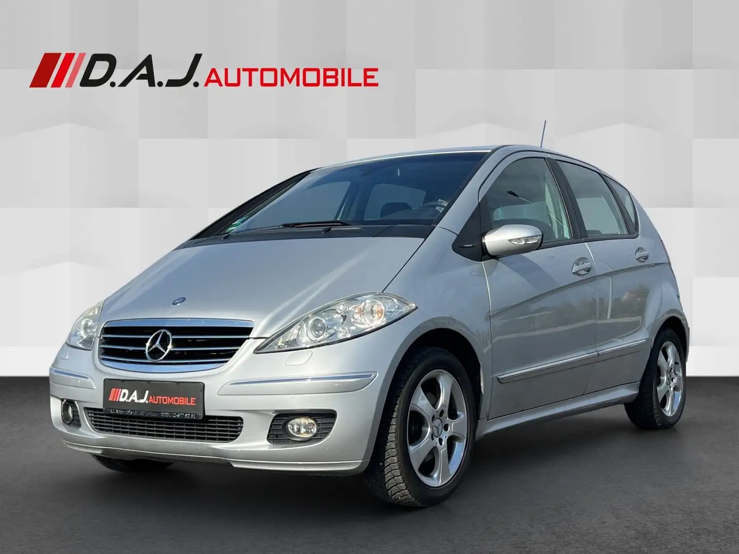 Mercedes-Benz A 200 Avantgarde / Leder Bi-Xenon NAV SHZ Alu SD Plateado - 1