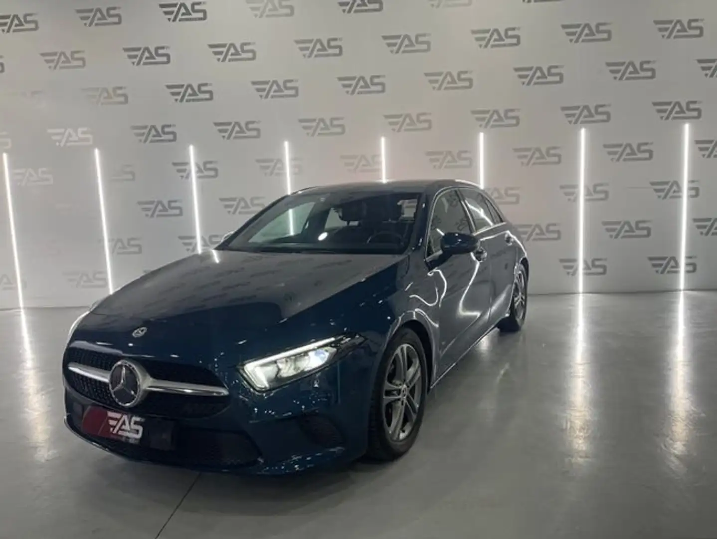 Mercedes-Benz A 180 180d Bleu - 1