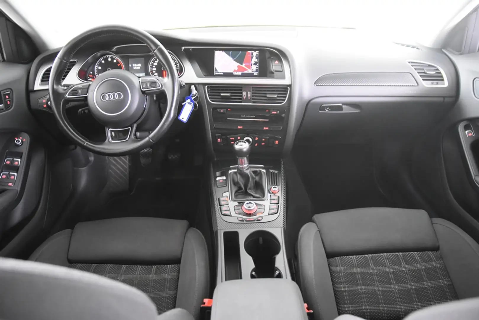 Audi A4 Avant 1.8 TFSI *Navigatie*Stoelverwarming*Park ass Vert - 2