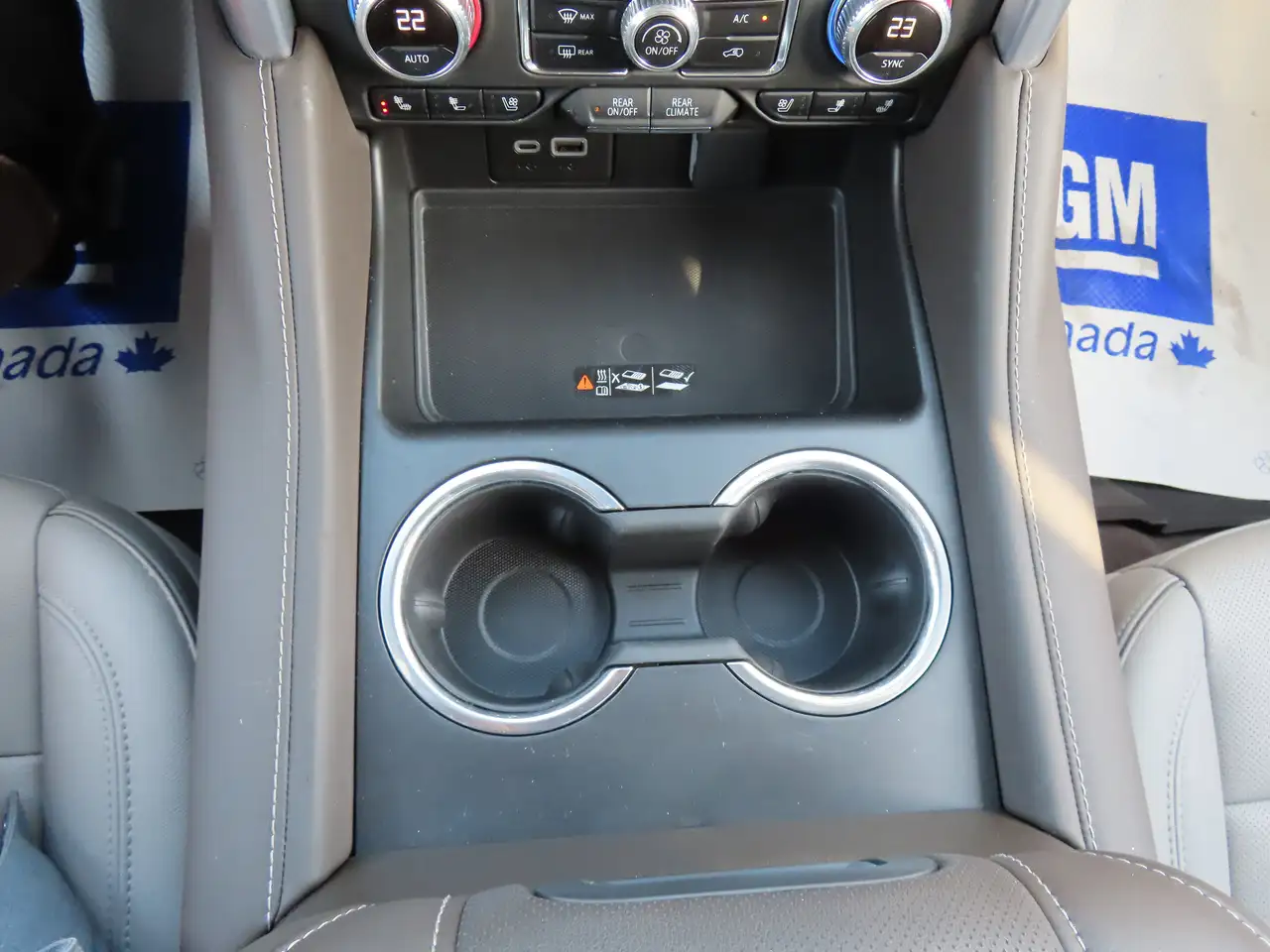 GMC Yukon снимка GMC Yukon