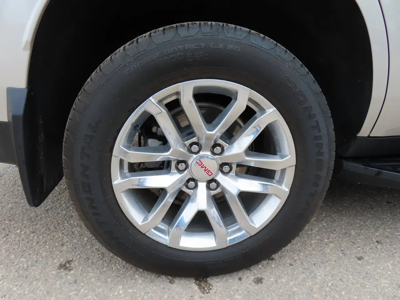 GMC Yukon снимка GMC Yukon
