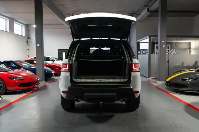 Land Rover Range Rover Sport view 8
