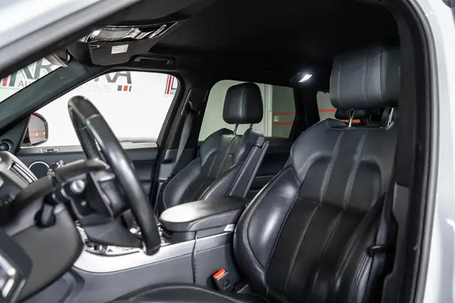 Land Rover Range Rover Sport view 12