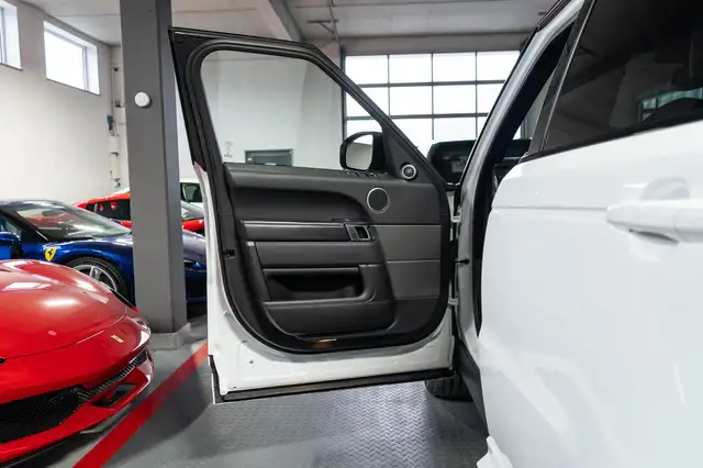 Land Rover Range Rover Sport view 11