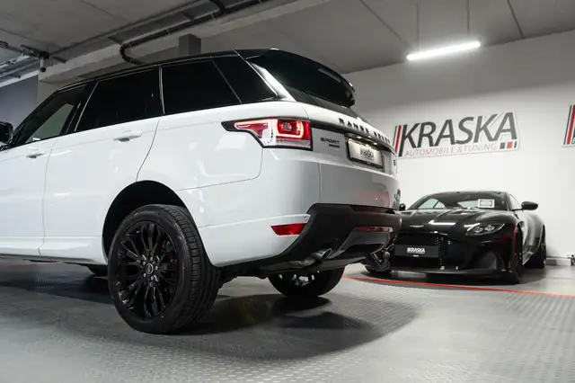 Land Rover Range Rover Sport view 9