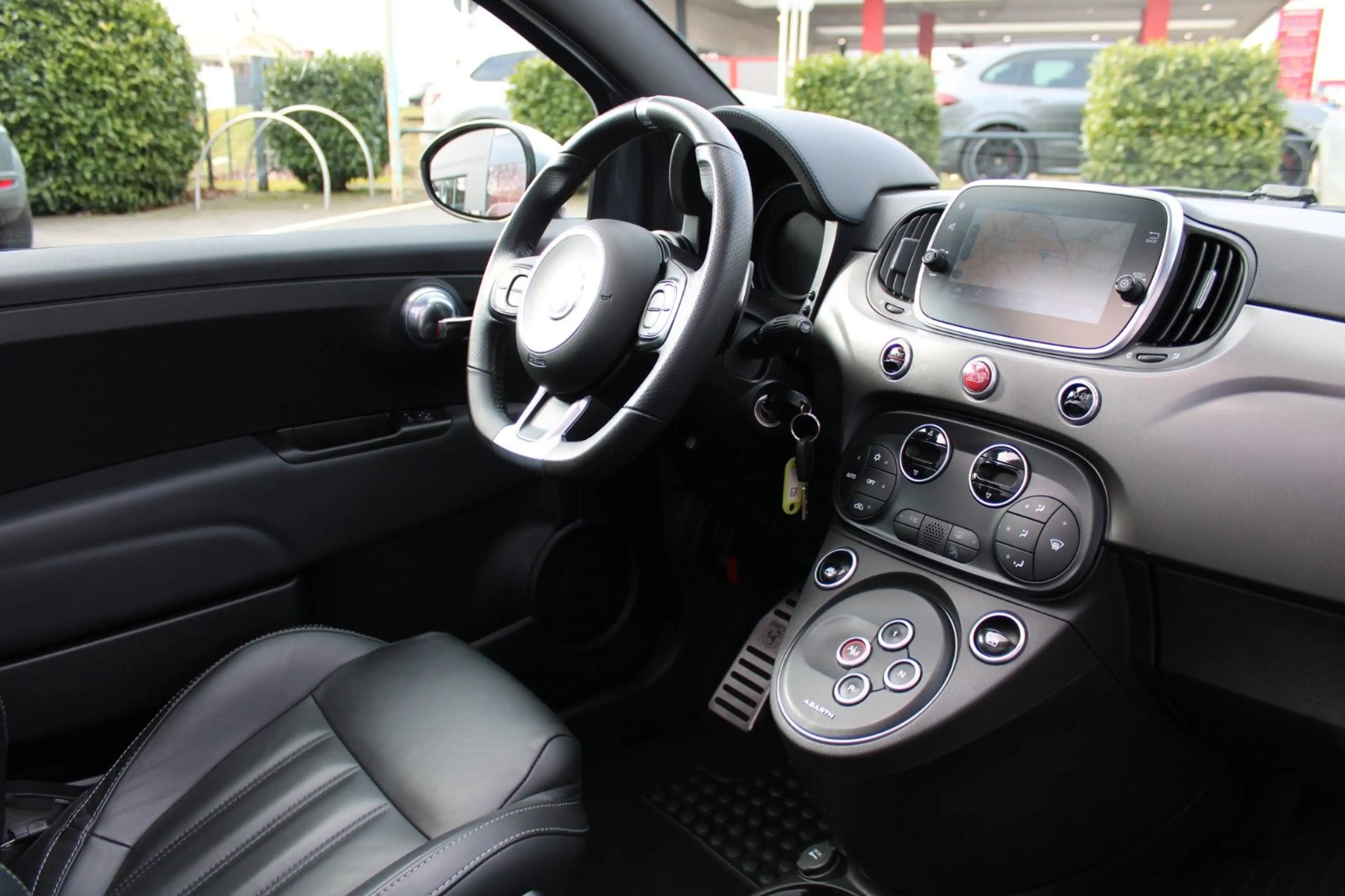 Abarth 595C Cabrio Turismo Leder Navi DAB PTS — photo 8