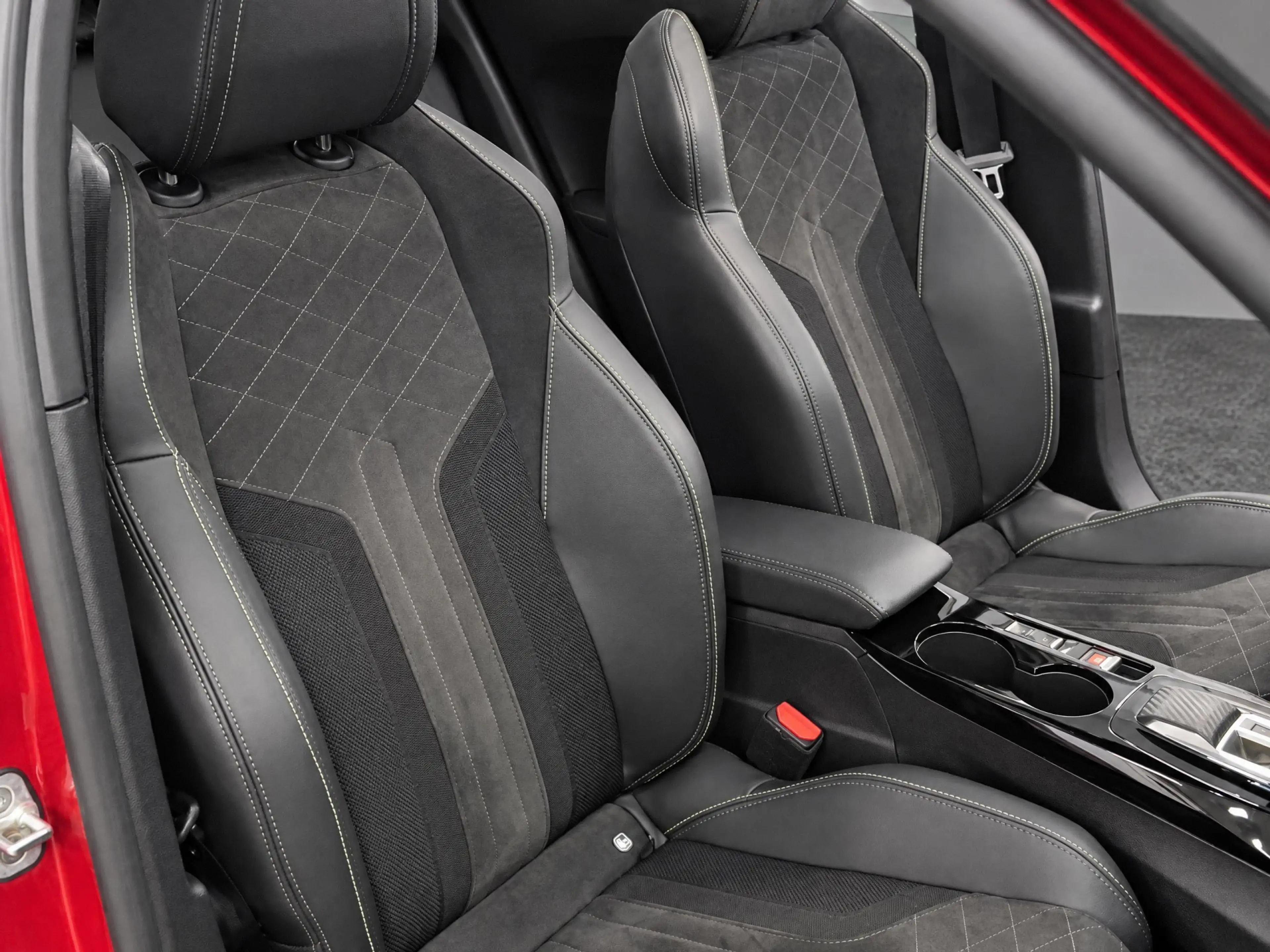 Peugeot e-2008 EV GT Pack 50 kWh | Alcantara | Schuifdak | Stoelv — photo 12