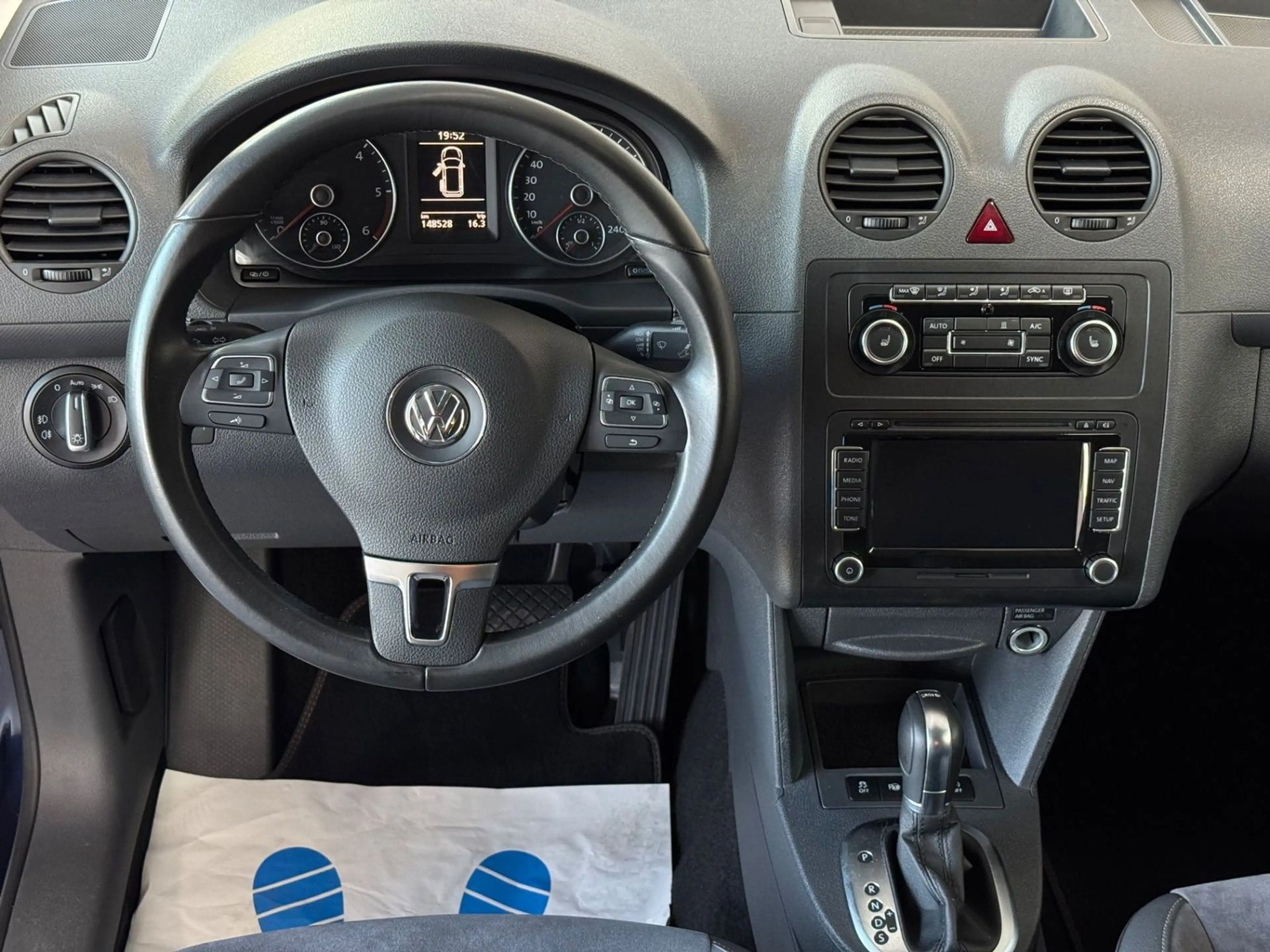 Volkswagen Caddy Maxi DSG Highline Rollstuhlgerecht-Rampe — photo 8