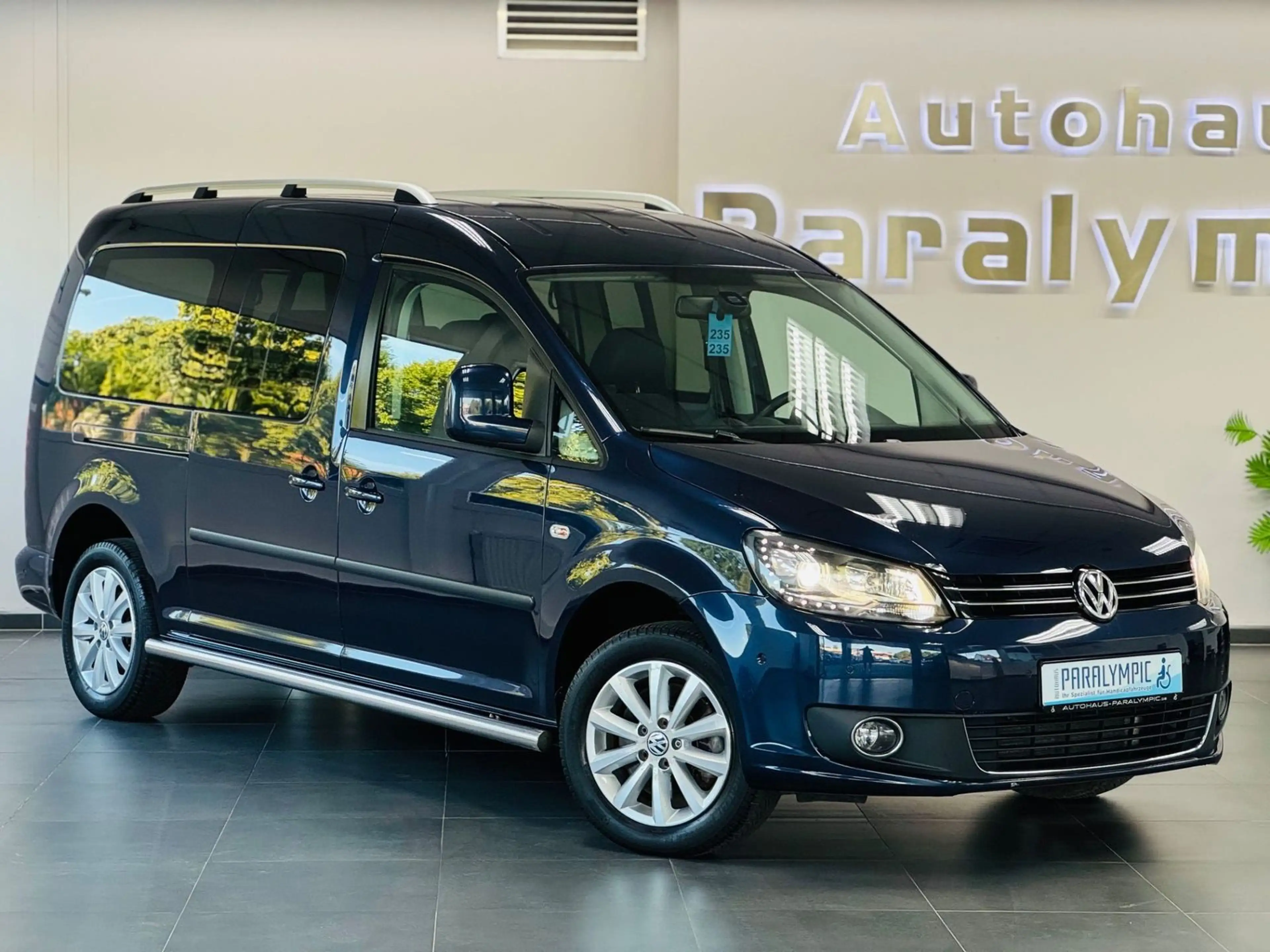 Volkswagen Caddy Maxi DSG Highline Rollstuhlgerecht-Rampe — photo 2