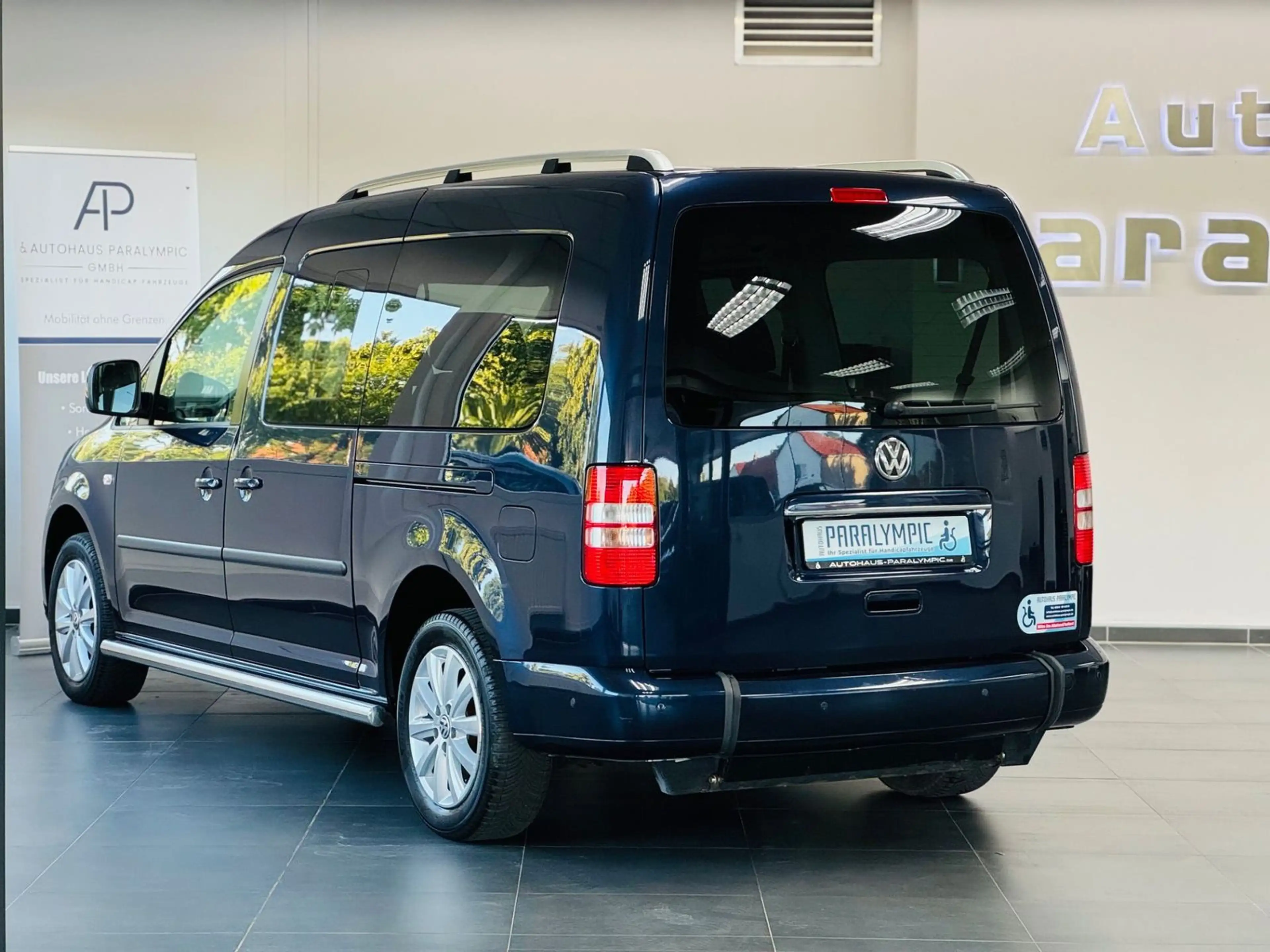 Volkswagen Caddy Maxi DSG Highline Rollstuhlgerecht-Rampe — photo 4