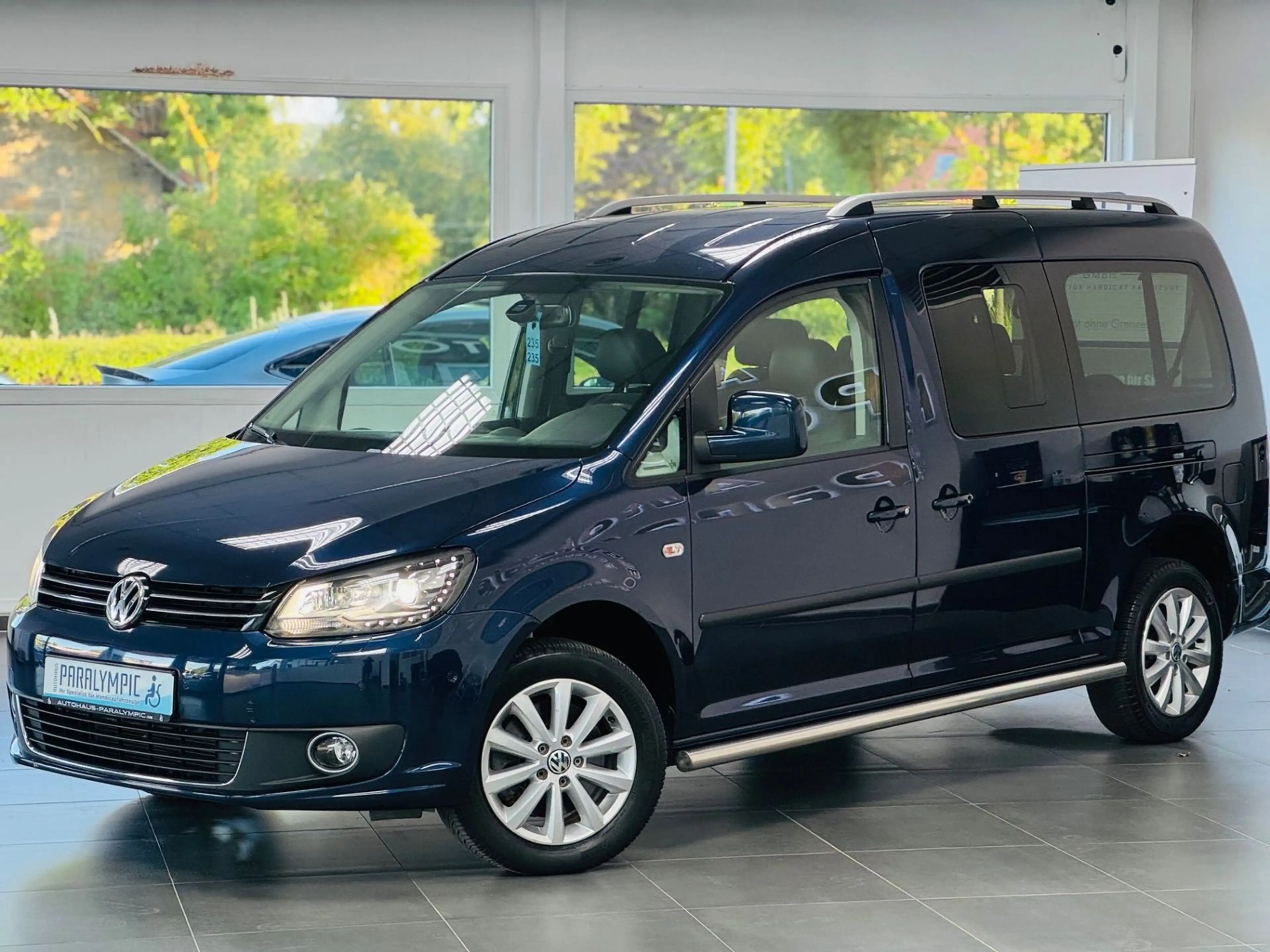 Volkswagen Caddy Maxi DSG Highline Rollstuhlgerecht-Rampe — photo 3