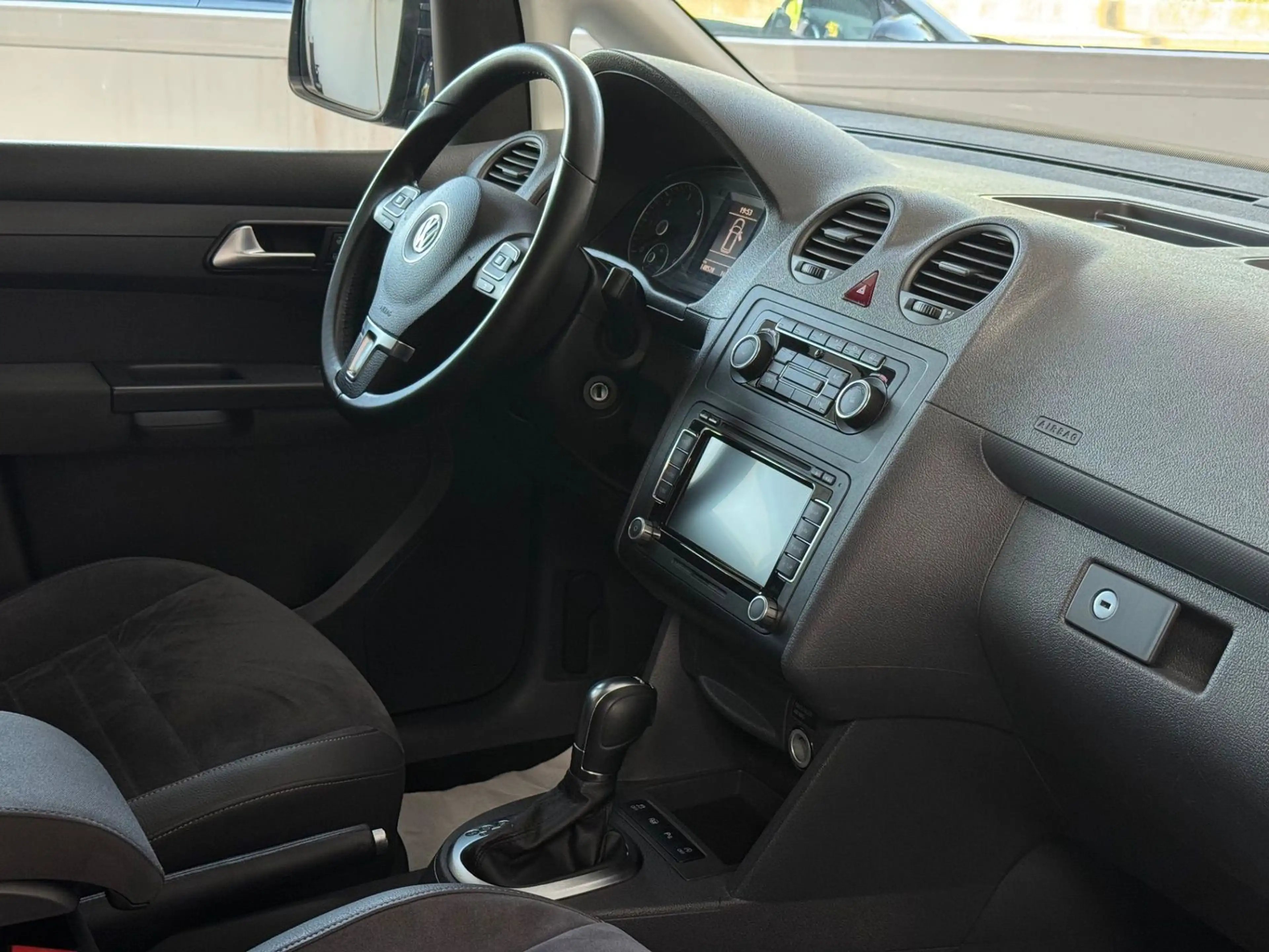 Volkswagen Caddy Maxi DSG Highline Rollstuhlgerecht-Rampe — photo 9