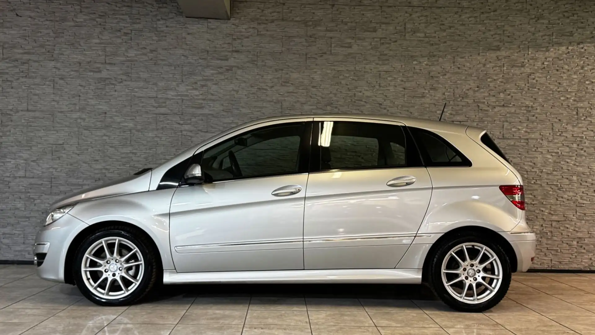 Mercedes-Benz B 200 TEILLEDER*SHZ*KLIMA*PDC* Argent - 2