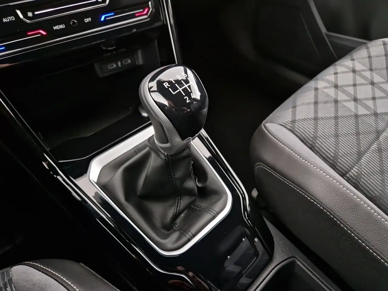 Volkswagen T-Roc 2.0 tdi r-line 115cv, миниатюра 10