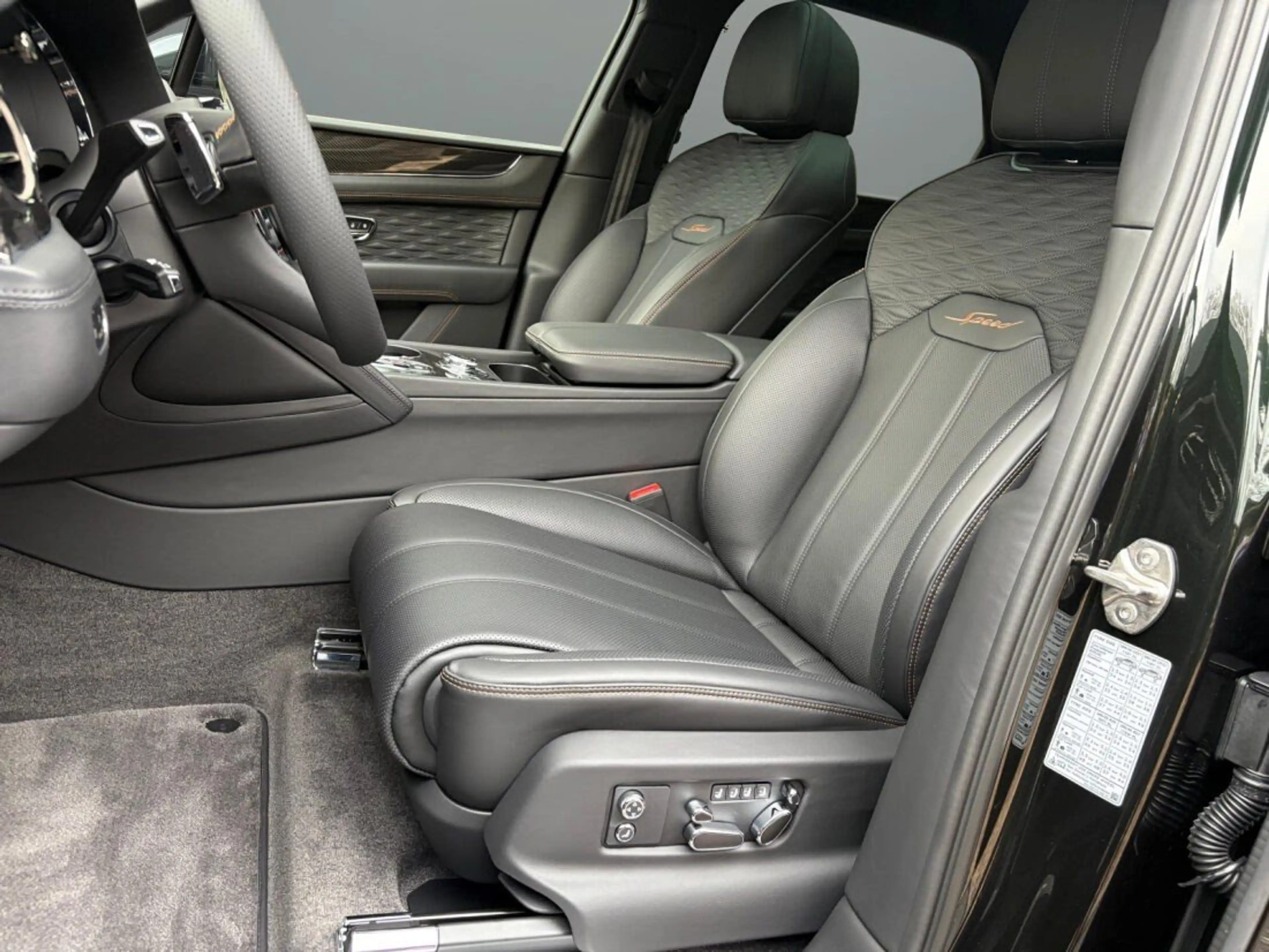 Bentley Bentayga Speed V8 *MidnightEmerald*MY2026* — photo 11