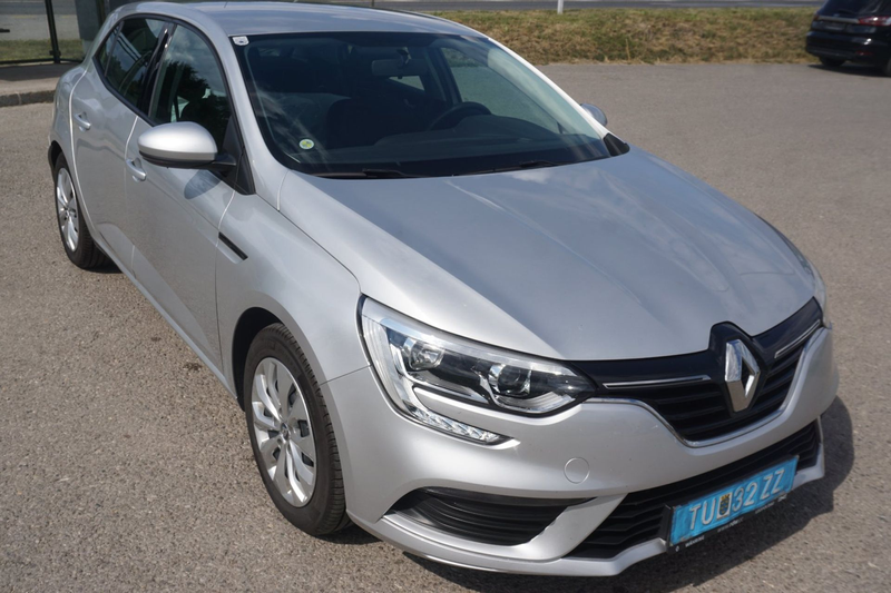 Renault Megane 1.2 TCe 100 Energy Life — photo 9