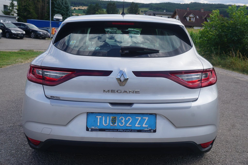 Renault Megane 1.2 TCe 100 Energy Life — photo 5