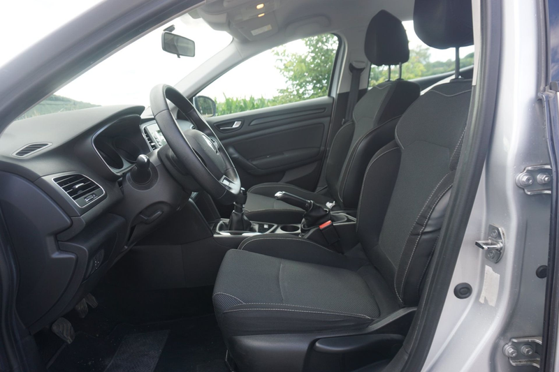 Renault Megane 1.2 TCe 100 Energy Life — photo 15