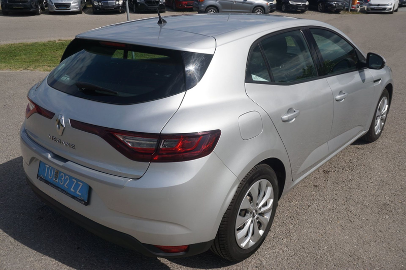 Renault Megane 1.2 TCe 100 Energy Life — photo 12