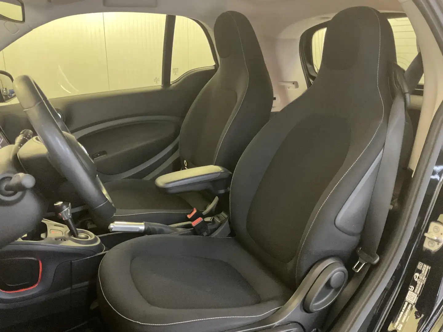 smart forTwo EQ fortwo 17,6kWh pasion Schwarz - 2