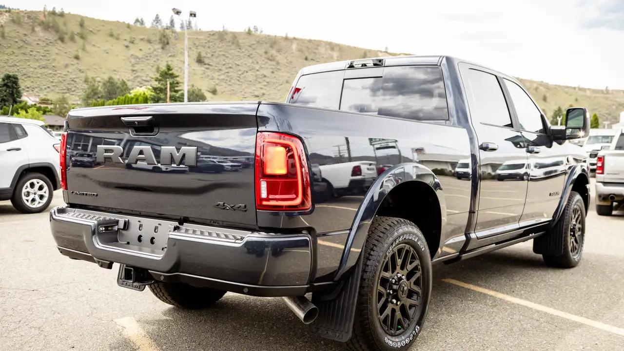 RAM 3500 снимка RAM 3500
