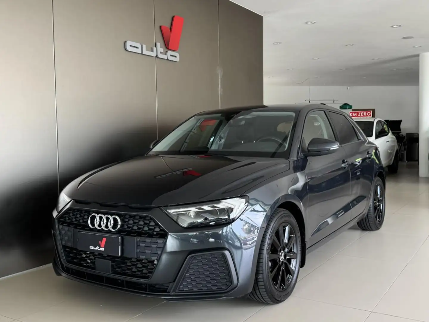 Audi A1 SPB 30 TFSI + FARI LED + CARPLAY Grigio - 2