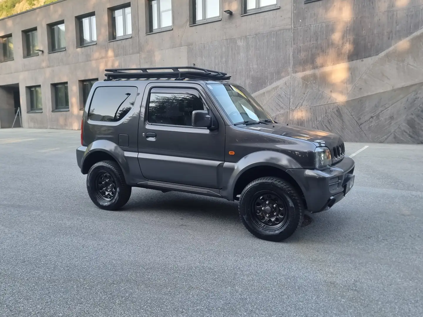 Suzuki Jimny 1,3 VX Grijs - 1